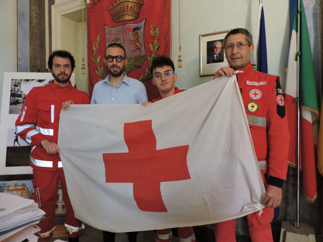 Giornata mondiale della Croce Rossa. Esposta la bandiera CRI a villa Butera.